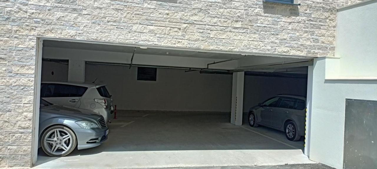 Luton Lägenhet Banjole Exteriör bild